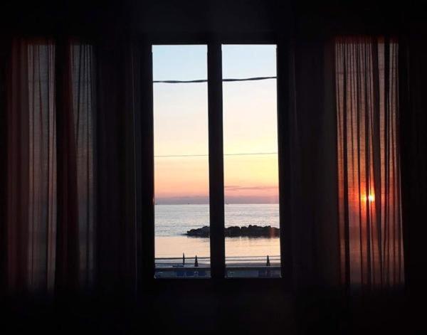 Hotel Bartolini ベラーリア・イジェア・マリーナ エクステリア 写真