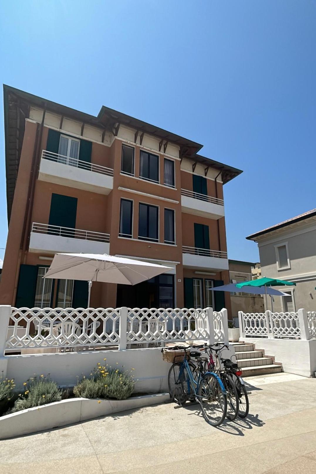 Hotel Bartolini ベラーリア・イジェア・マリーナ エクステリア 写真