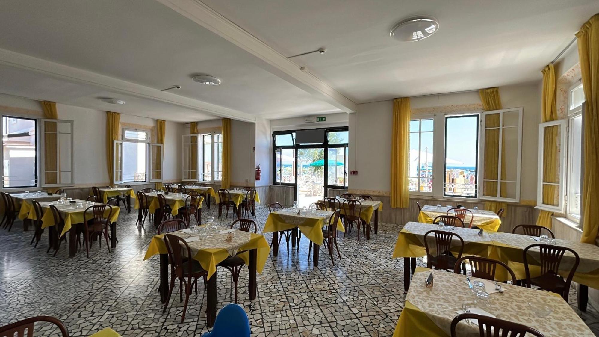 Hotel Bartolini ベラーリア・イジェア・マリーナ エクステリア 写真